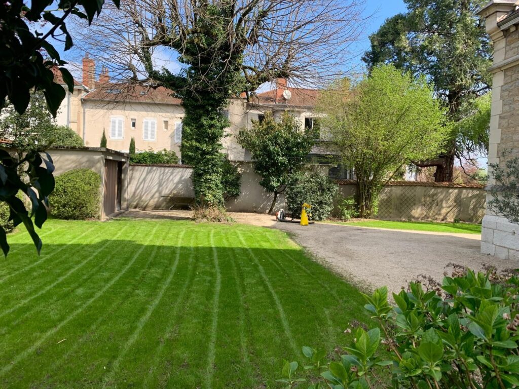Entretien d’espaces verts à Replonges – LA M’AIN VERTE